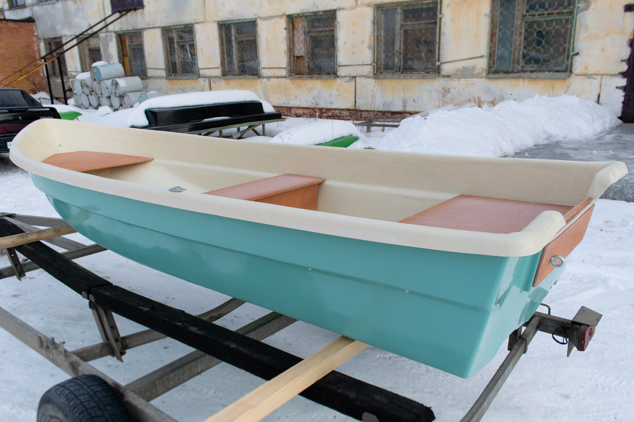 Стеклопластиковая лодка "ВИЗА Легант-353"