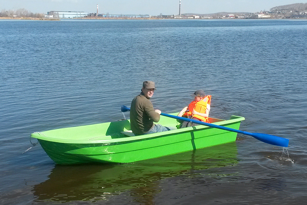 Моторно-гребная стеклопластиковая лодка картоп ВИЗА Легант-345