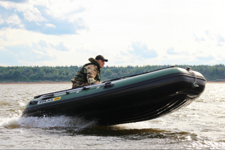 Лодка "Солар Максима-380"