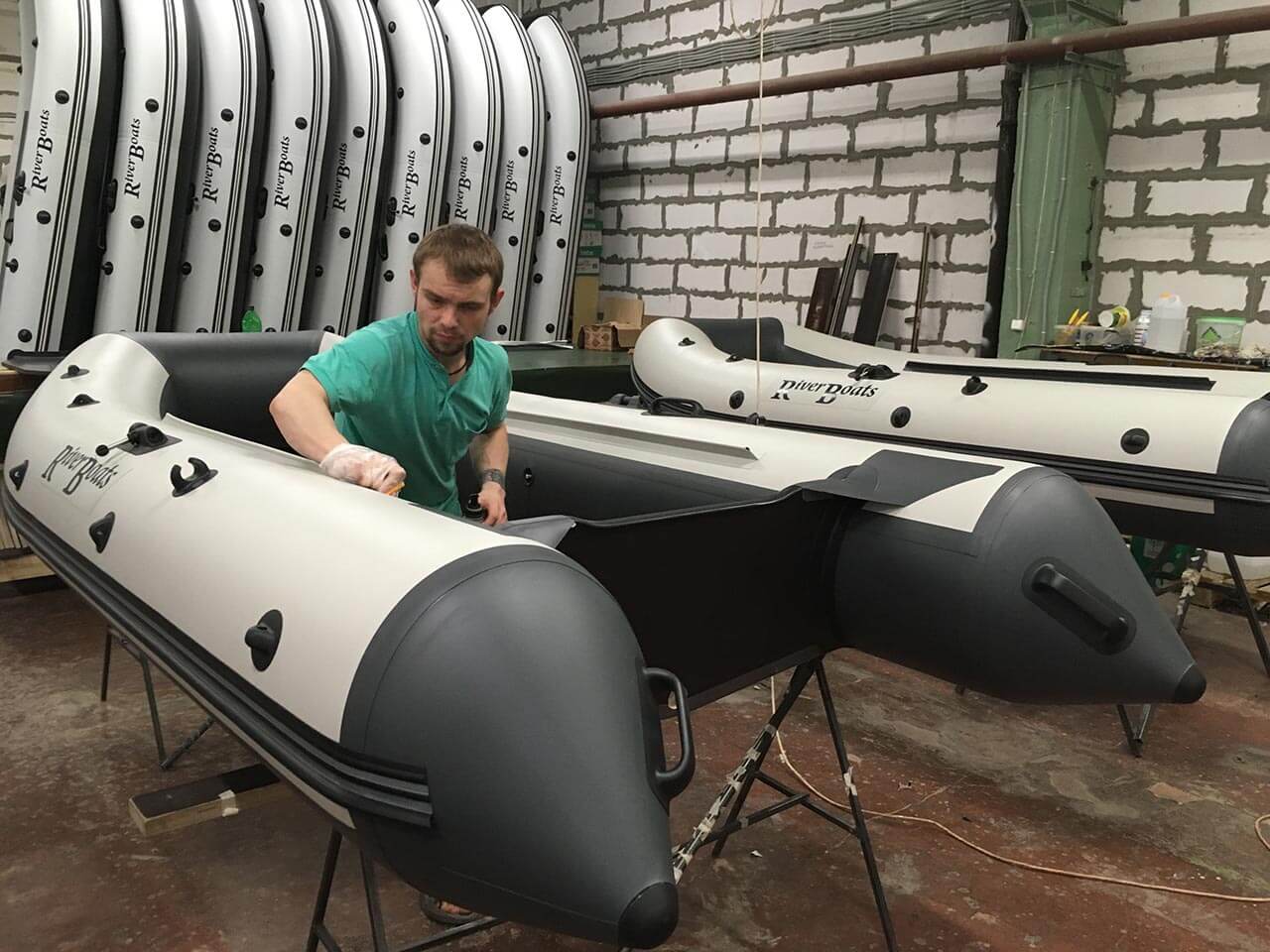 Лодка ПВХ RiverBoats — 410 (Киль)
