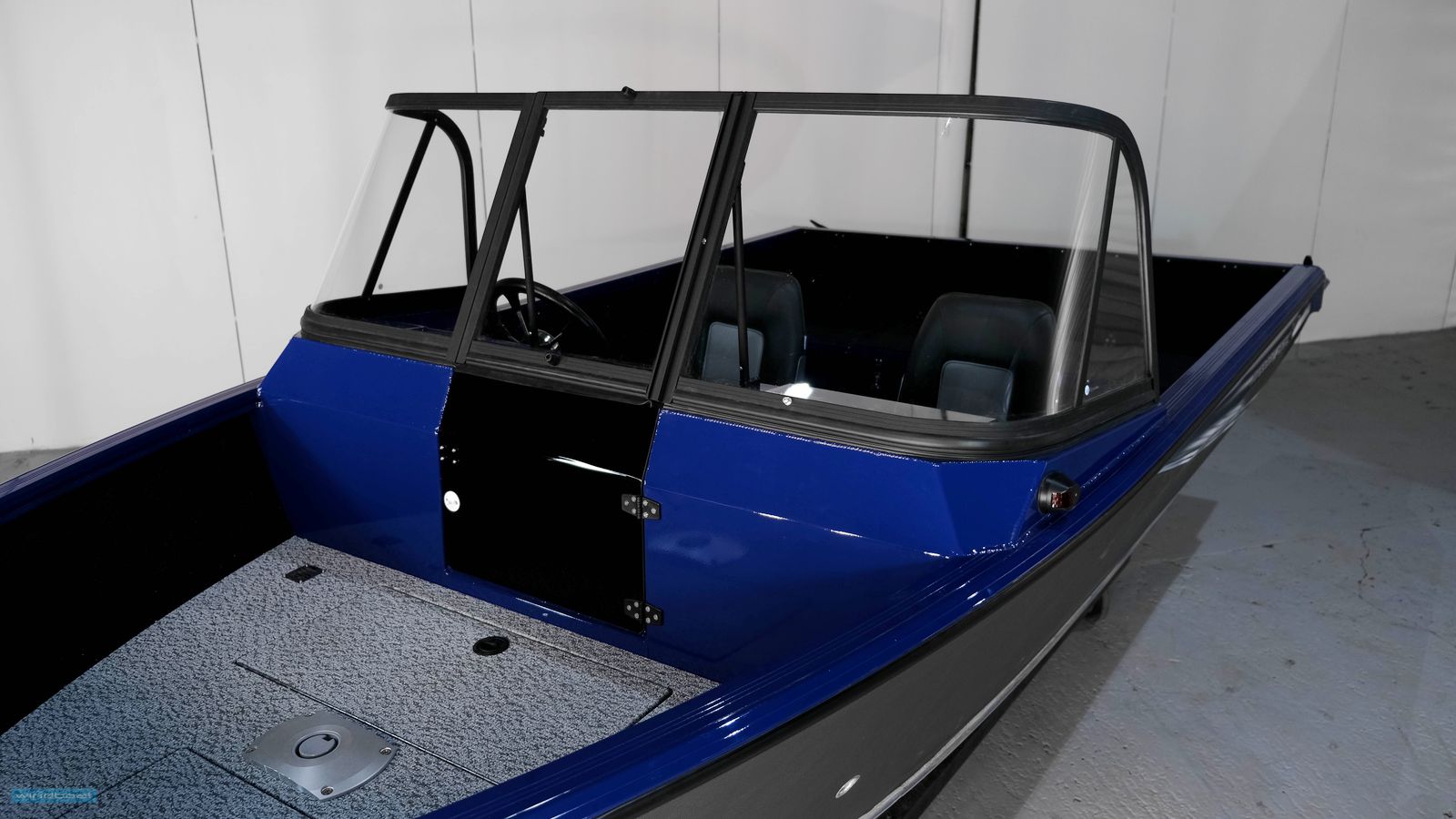 Лодка WINDBOAT 4.5 DCX