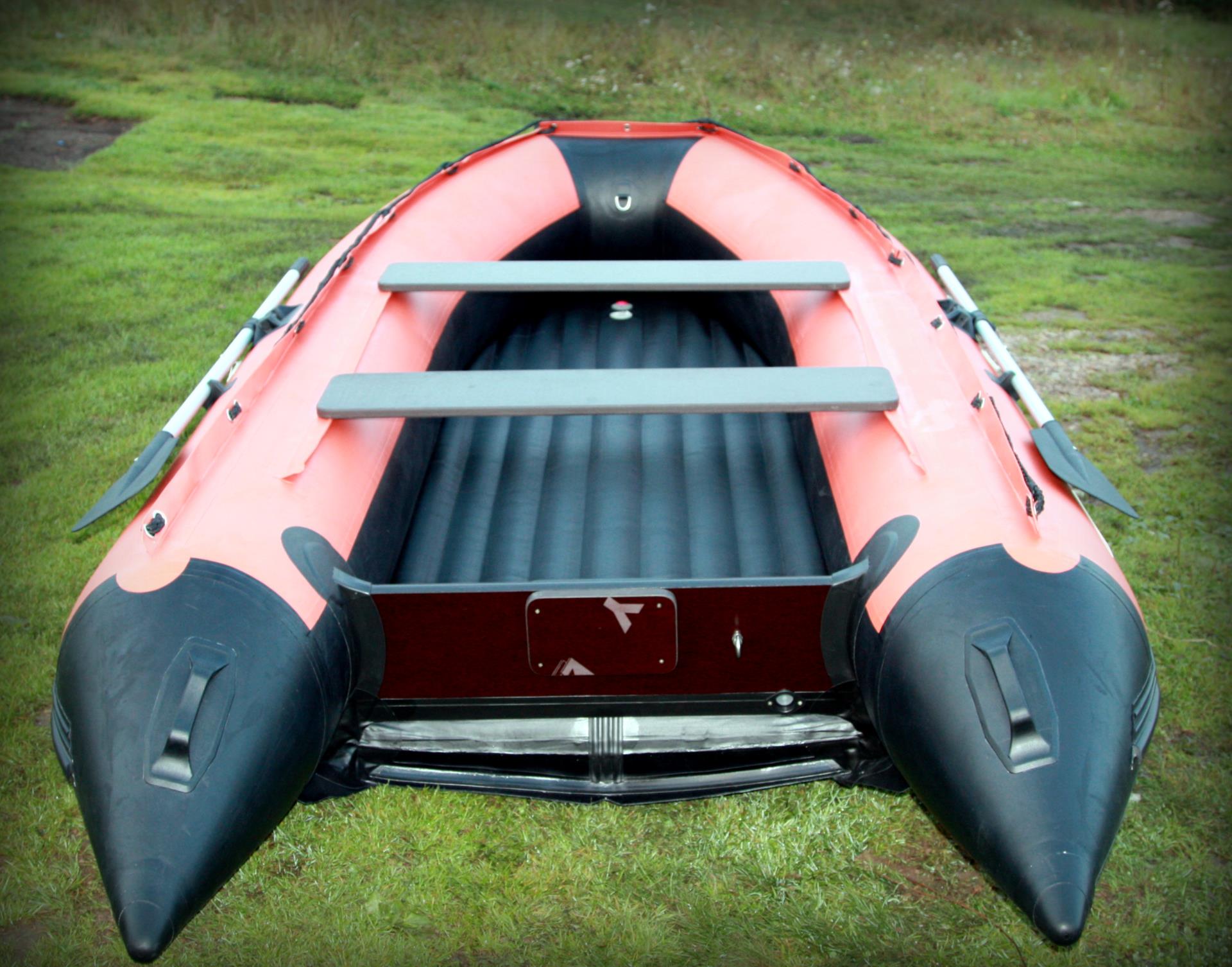 Лодка "Солар Максима-380"