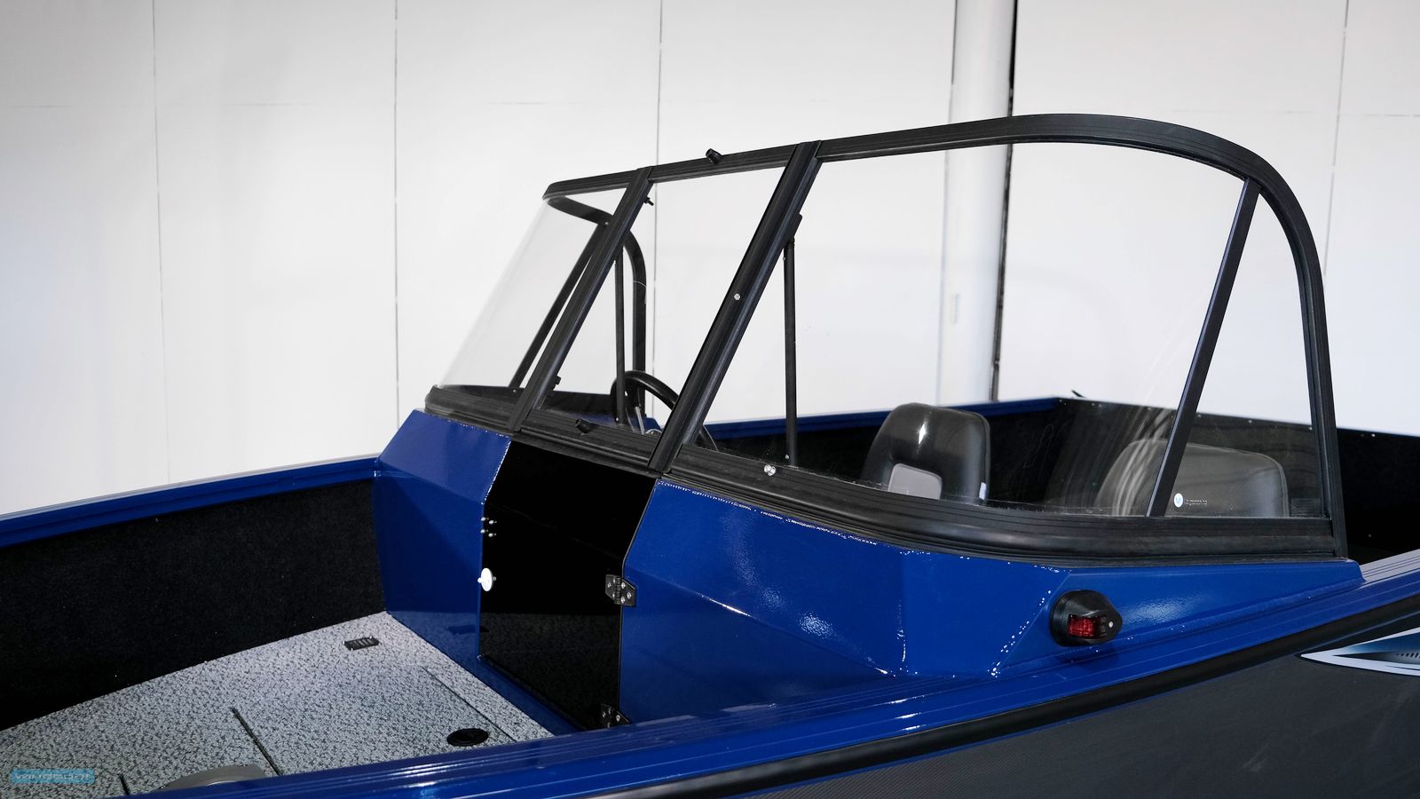 Лодка WINDBOAT 4.5 DCX