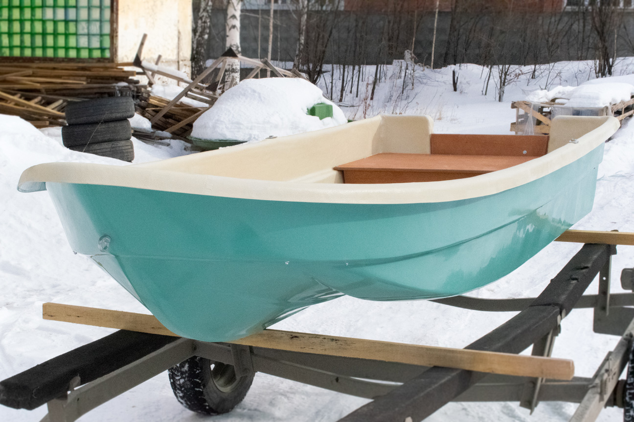 Стеклопластиковая лодка "ВИЗА Легант-353"