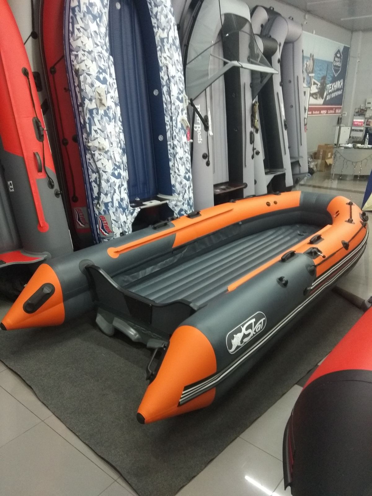Лодка ПВХ SKAT TRITON 390 НД